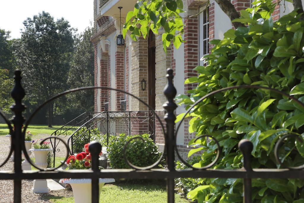 Manoir Le Mesnil Bed & Breakfast Saint-Martin-aux-Chartrains Exterior foto
