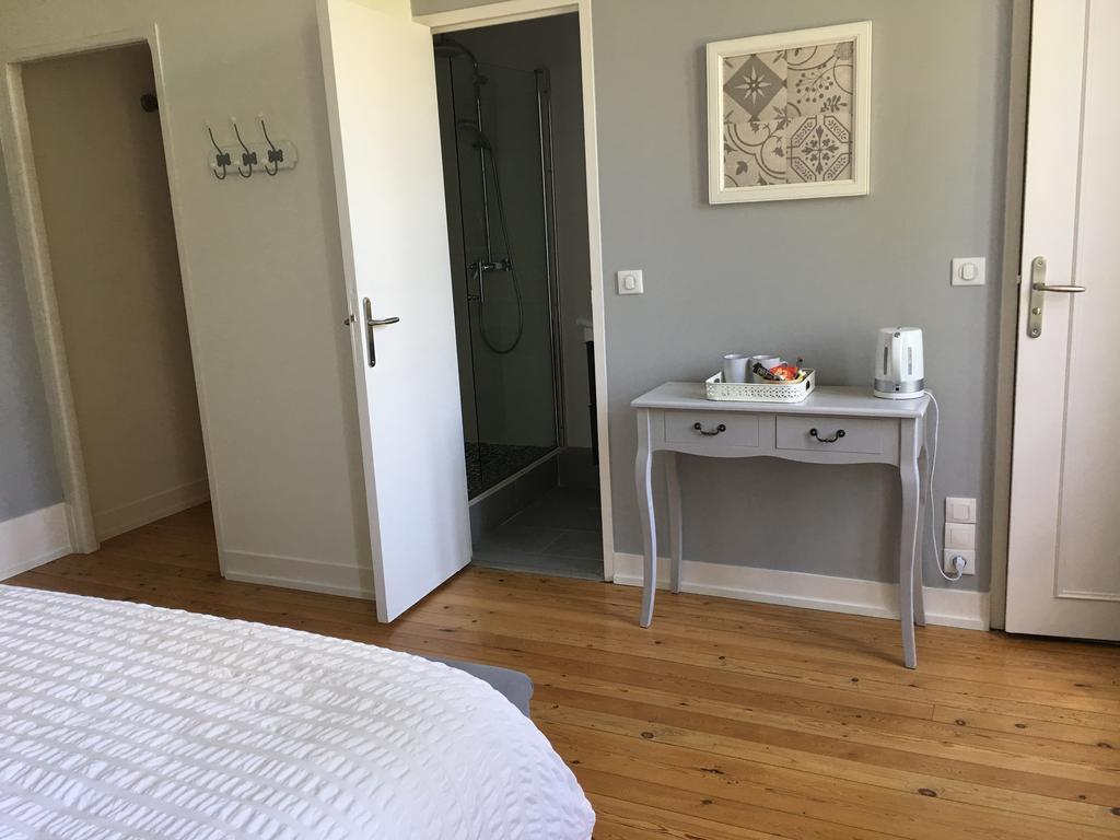 Manoir Le Mesnil Bed & Breakfast Saint-Martin-aux-Chartrains Exterior foto