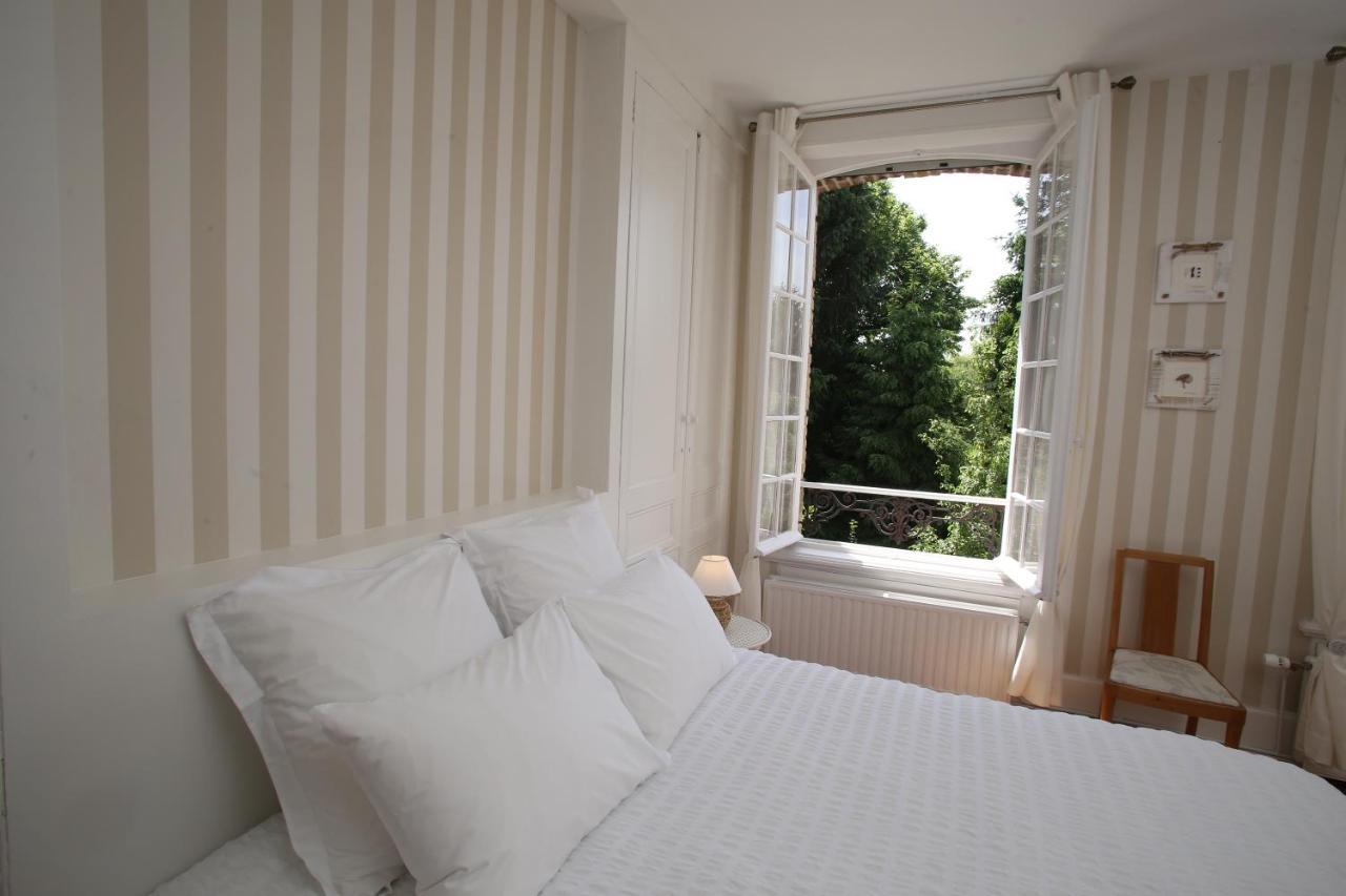 Manoir Le Mesnil Bed & Breakfast Saint-Martin-aux-Chartrains Exterior foto